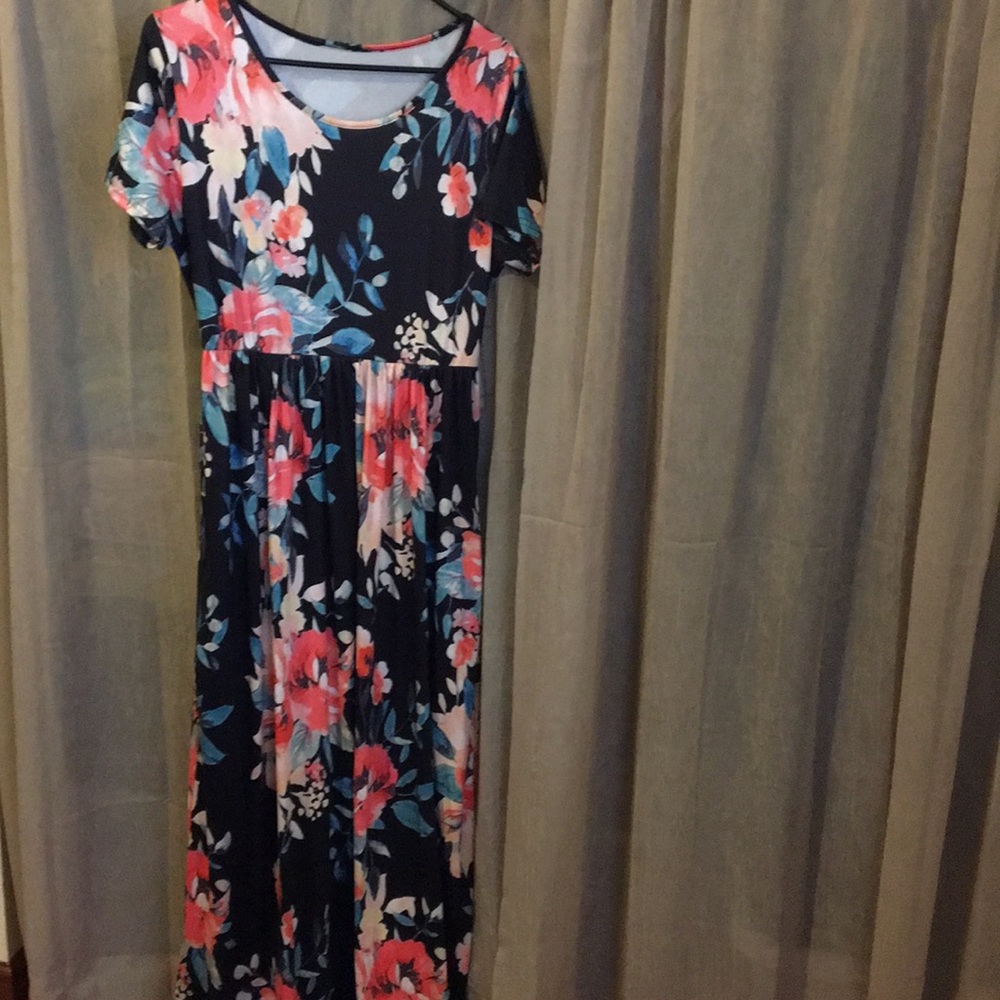 Navy/floral short sleeve maxi dress with pockets